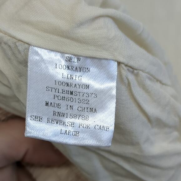 Stella Cream Pajama Shorts with Lace Trim and Elastic Waistband size Large - Picture 3 of 4